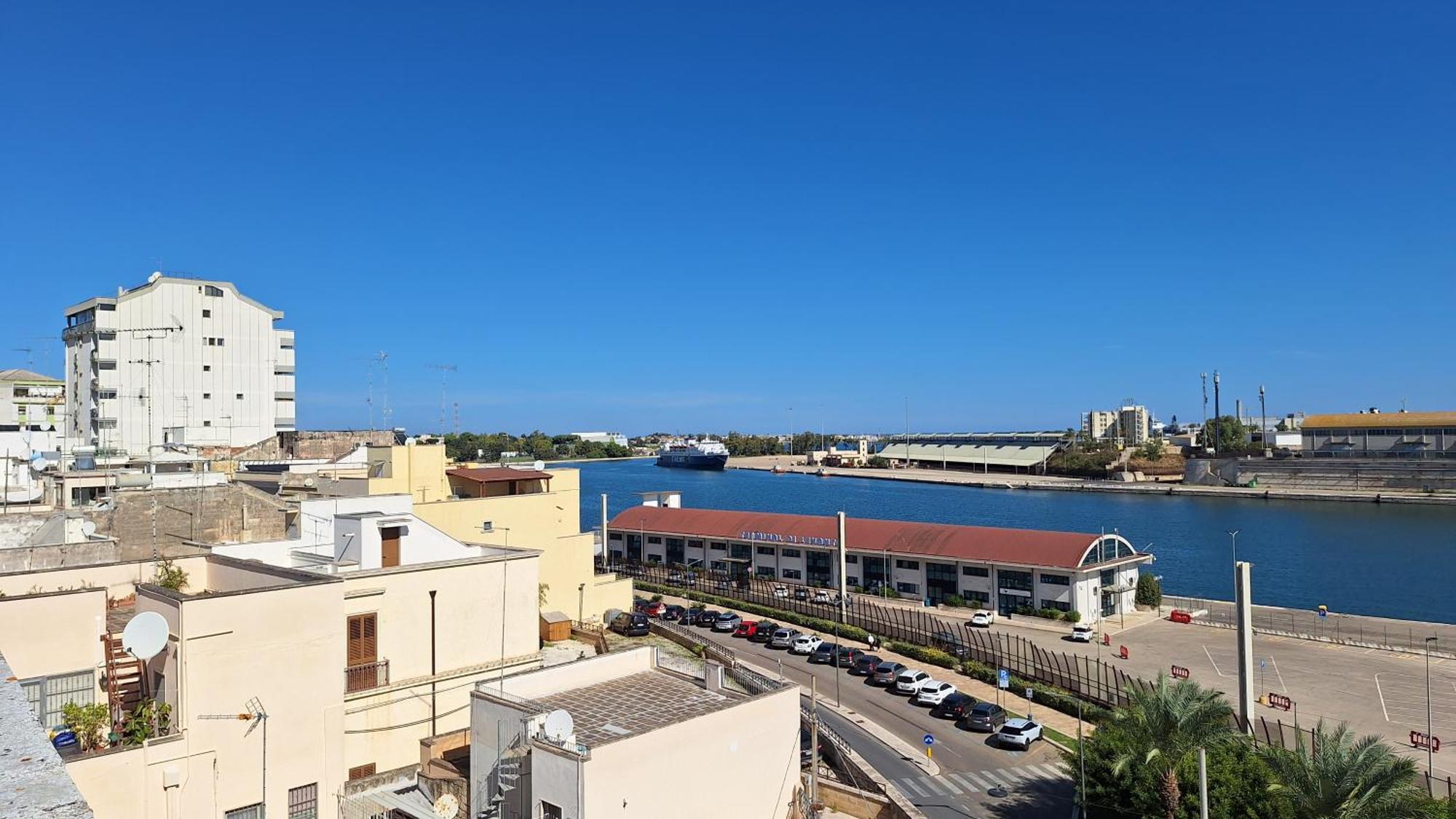 Attico Liberty Guest House Бриндизи Екстериор снимка
