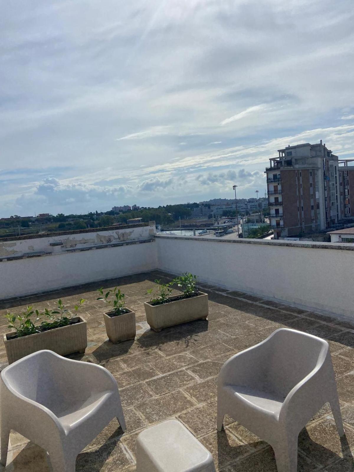 Attico Liberty Guest House Бриндизи Екстериор снимка